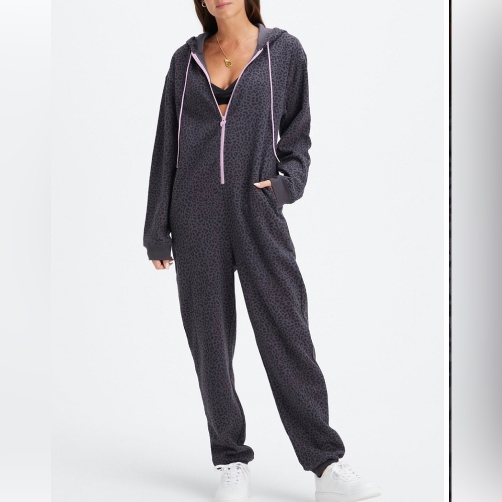 EUC fabletics onesie